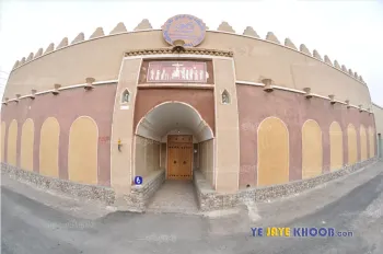نمای بیرونی اقامتگاه بوم گردی نگارین خور بیابانک