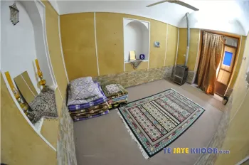 اتاق اقامتگاه بوم گردی نگارین خور بیابانک