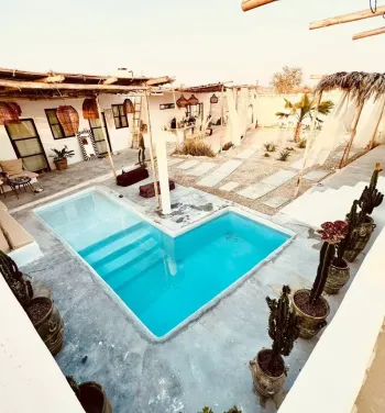 اقامتگاه بومگردی خونمون قشم - محوطه بیرونی