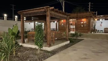 اقامتگاه بومگردی زرین قشم - نمای محوطه