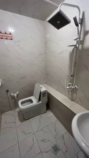 اقامتگاه بومگردی زرین قشم - سرویس بهداشتی و حمام