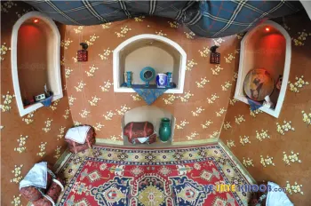 اتاق اقامتگاه بومگردی ستاره کویر حلوان طبس