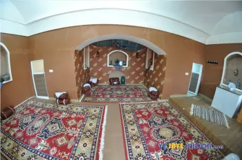 اتاق اقامتگاه بومگردی ستاره کویر حلوان طبس