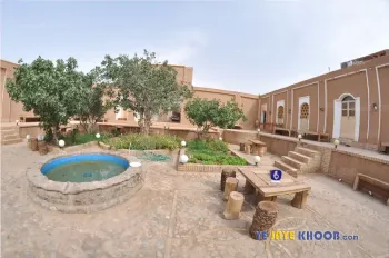 فضای باز اقامتگاه بومگردی ستاره کویر حلوان طبس