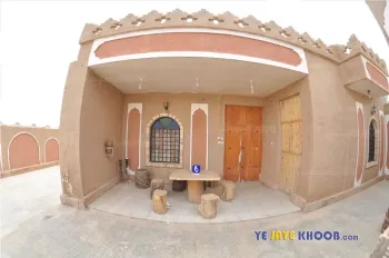 فضای باز اقامتگاه بومگردی عمو نوروز طبس