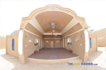 فضای باز اقامتگاه بومگردی عمو نوروز طبس
