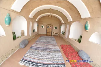 اتاق اقامتگاه بومگردی عمو نوروز طبس