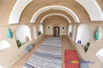 اتاق اقامتگاه بومگردی عمو نوروز طبس