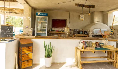 اقامتگاه بومگردی قبیله آزاد قشم - کافیشاپ و رستوران