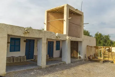 اقامتگاه بومگردی قبیله آزاد قشم - نمای بیرونی