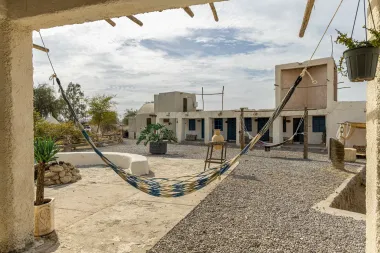 اقامتگاه بومگردی قبیله آزاد قشم - نمای محوطه