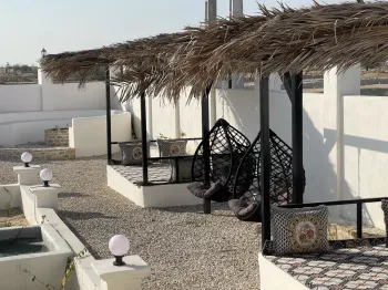 اقامتگاه بومگردی نخل مجول قشم - نمای محوطه