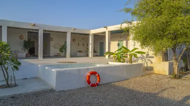 اقامتگاه بومگردی نهان قشم - محوطه بیرونی