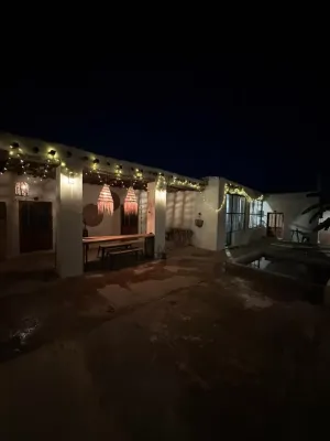 اقامتگاه بومگردی نور هرمز - نمای محوطه