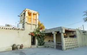 اقامتگاه بومگردی هفت رنگو قشم - نمای بیرونی