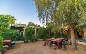 اقامتگاه بومگردی هفت رنگو قشم - نمای بیرونی
