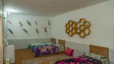 اقامتگاه بومگردی پیر حرا قشم - اتاق سه تخته