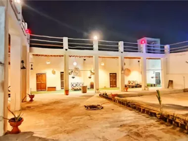 اقامتگاه بومگردی چیرا قشم - فضای محوطه