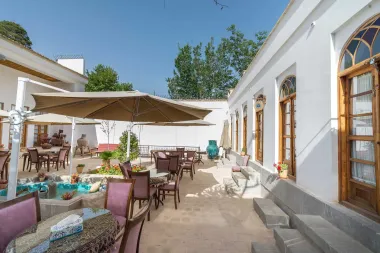 اقامتگاه سنتی هزار و یک شب چهار باغ اصفهان - کافی شاپ