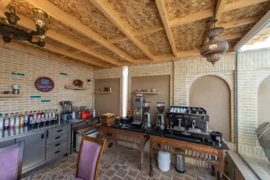 اقامتگاه سنتی هزار و یک شب چهار باغ اصفهان - کافی شاپ