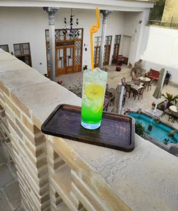 اقامتگاه سنتی هزار و یک شب چهار باغ اصفهان - منو کافی شاپ