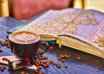 اقامتگاه سنتی هزار و یک شب چهار باغ اصفهان - منو کافی شاپ