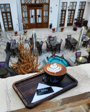 اقامتگاه سنتی هزار و یک شب چهار باغ اصفهان - منو کافی شاپ