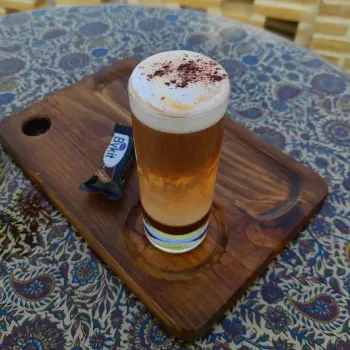 اقامتگاه سنتی هزار و یک شب چهار باغ اصفهان - منو کافی شاپ