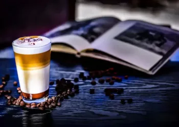 اقامتگاه سنتی هزار و یک شب چهار باغ اصفهان - منو کافی شاپ