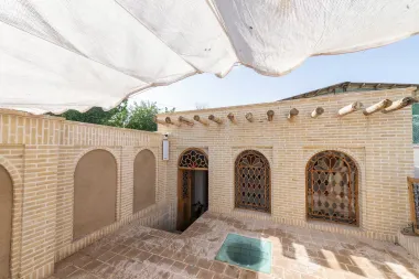 اقامتگاه سنتی هزار و یک شب چهار باغ اصفهان - فضای باز