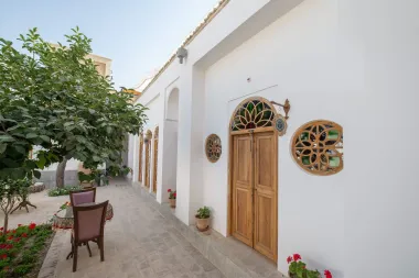 اقامتگاه سنتی هزار و یک شب چهار باغ اصفهان - فضای باز