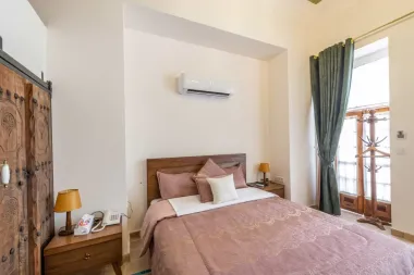 اقامتگاه سنتی هزار و یک شب چهار باغ اصفهان - اتاق 2 تخته (1 تخت 2 نفره)