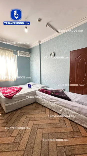 مسافرخانه ناجی مشهد - اتاق ۳ تخته (۱ تخت ۲ نفره و ۱ تخت ۱ نفره)