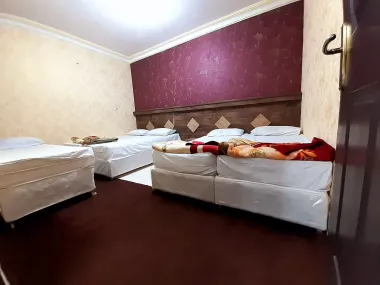 سوئیت آپارتمان نوبهار مشهد - اتاق ۵ تخته (۲ تخت ۲ نفره و ۱ تخت ۱ نفره)    