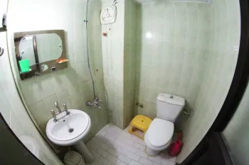 هتل عرفایی مشهد - حمام و سرویس بهداشتی