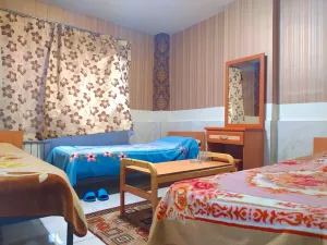 مهمانپذیر رضا تهران - اتاق 3 تخته 