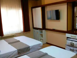 مهمانپذیر سهند تهران - اتاق 3 تخته