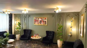 مهمانپذیر شیرون تهران - لابی