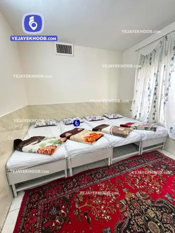 مهمانپذیر کرمی مشهد - اتاق ۴ تخته (۴ تخت سینگل)