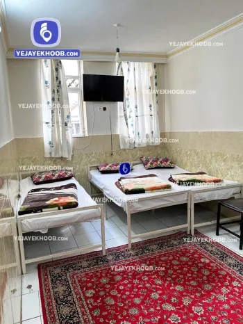 مهمانپذیر کرمی مشهد - اتاق ۳ تخته (۱ تخت ۲ نفره و ۱ تخت ۱ نفره)