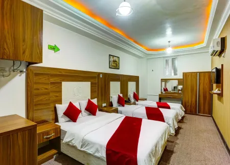 هتل آرکا قشم - اتاق 4 تخته (1 تخت 2 نفره 2 تخت 1 نفره)