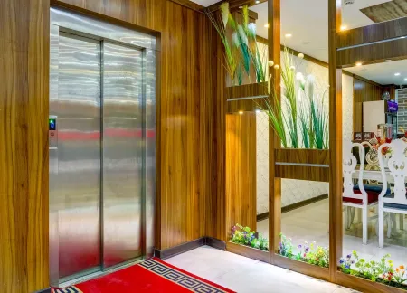 هتل آرکا قشم - آسانسور