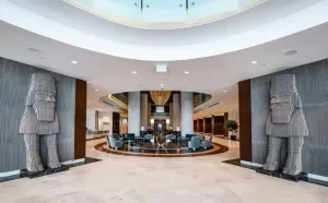 هتل آریا باستان کیش - نمای ورودی