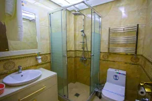 هتل آماتیس تهران - حمام و سرویس بهداشتی