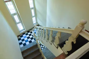 هتل آپادانا تهران - راه پله