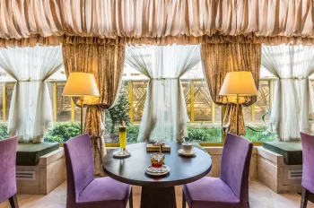 هتل آپارتمان ستاره آرمان توس مشهد - کافی شاپ