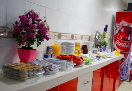 هتل آپارتمان آروین مشهد - منوی سلف صبحانه