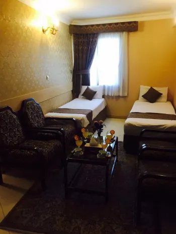 هتل آپارتمان ترنم مشهد - اتاق ۲ تخته (۲ تخت ۱ نفره)