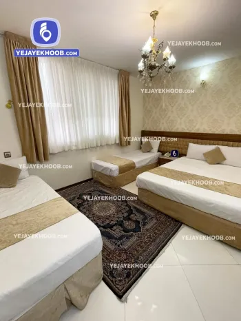 هتل آپارتمان ربانی مشهد - اتاق ۴ تخته ( یک تخت دبل و ۲ تخت سینگل )