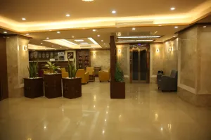 هتل آپارتمان فدک قم - لابی 